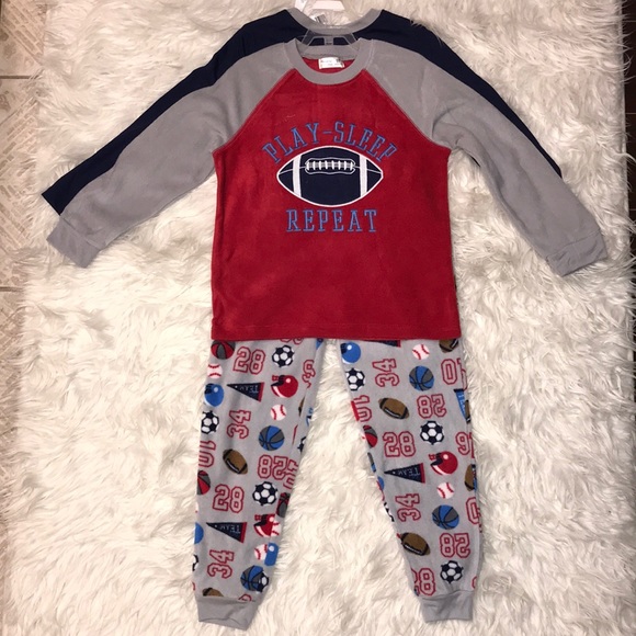 NEW 🔥 3 Piece Football Boy Pajamas. - Picture 2 of 5
